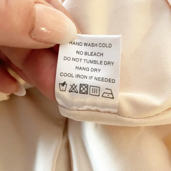 SUPERDOWN Aubree Sequin Valentine Mini Skirt NWT Size L - Picture 10 of 10